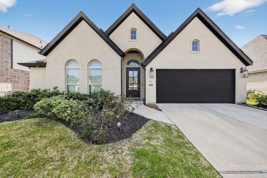 23688 Silver Palm Trl, New Caney TX 77357 — 4 bed 3 bath home for sale at $390,000 in Tavola master-planned community